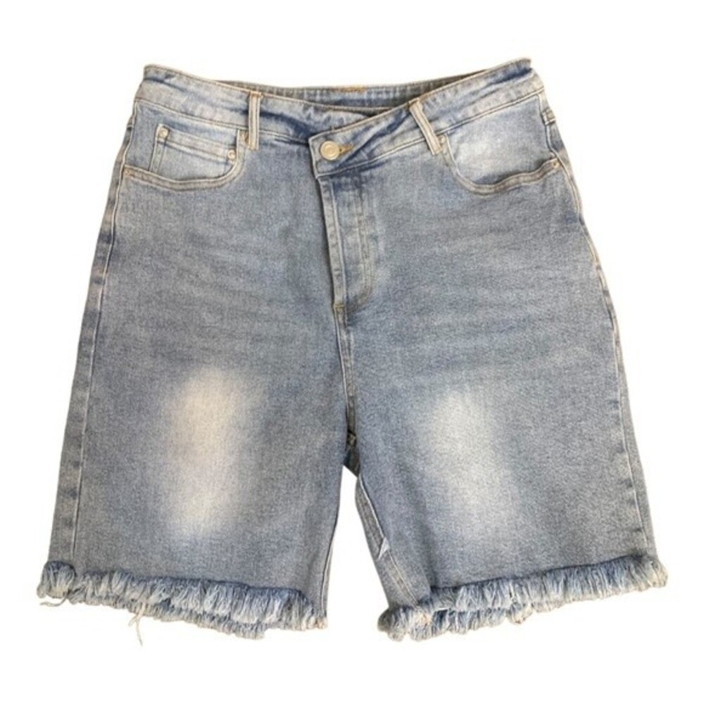 REHAB LAB | High Waisted Light Washed Denim Raw Hem Shorts M